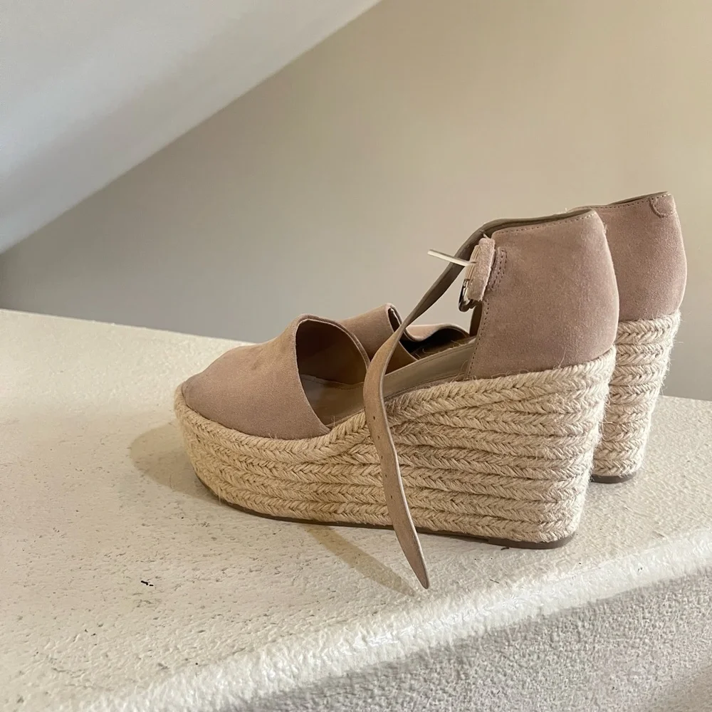 Marc Fisher Alita cream Espadrille Platform Wedge Sandals Size 10 Summer Chic‎